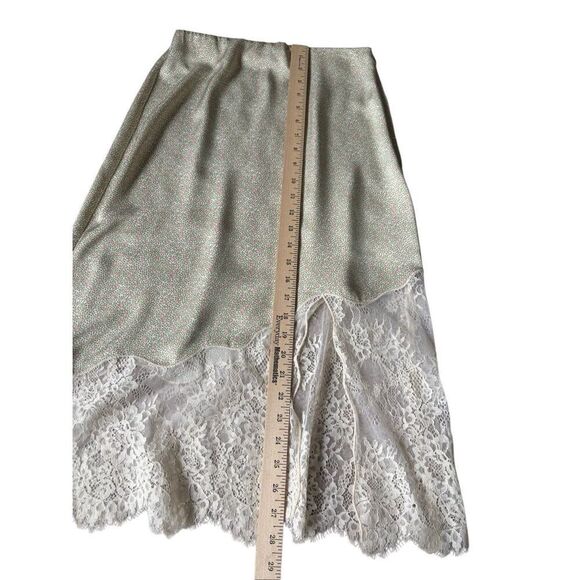 Aritzia Wilfred Sonnet ditsy Floral Lace Skirt size 2 Green - Picture 6 of 14